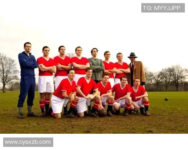 球星跨越绿茵梦想 坐在足球上感受激情与荣耀的碰撞