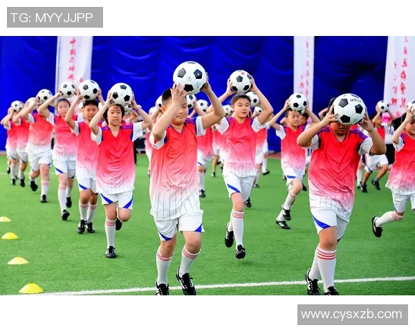 从草根少年到世界巨星一段激动人心的足球传奇故事 从草根少年到世界巨星一段激动人心的足球传奇故事